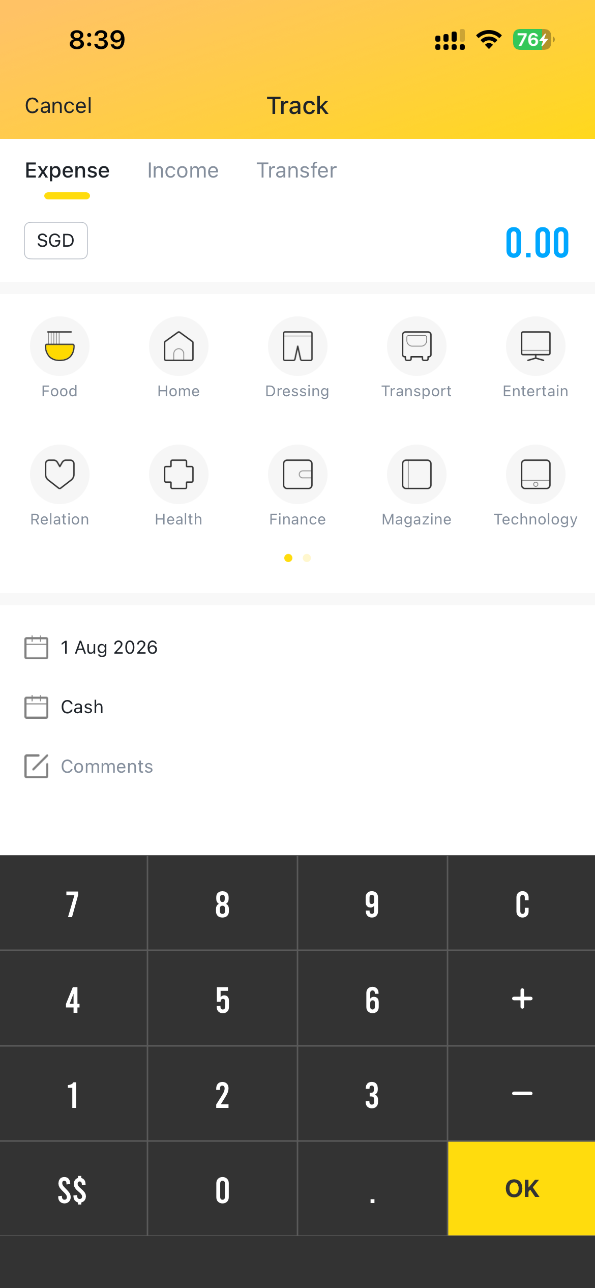 Moma app expense recording screen with category selection and numeric keypad